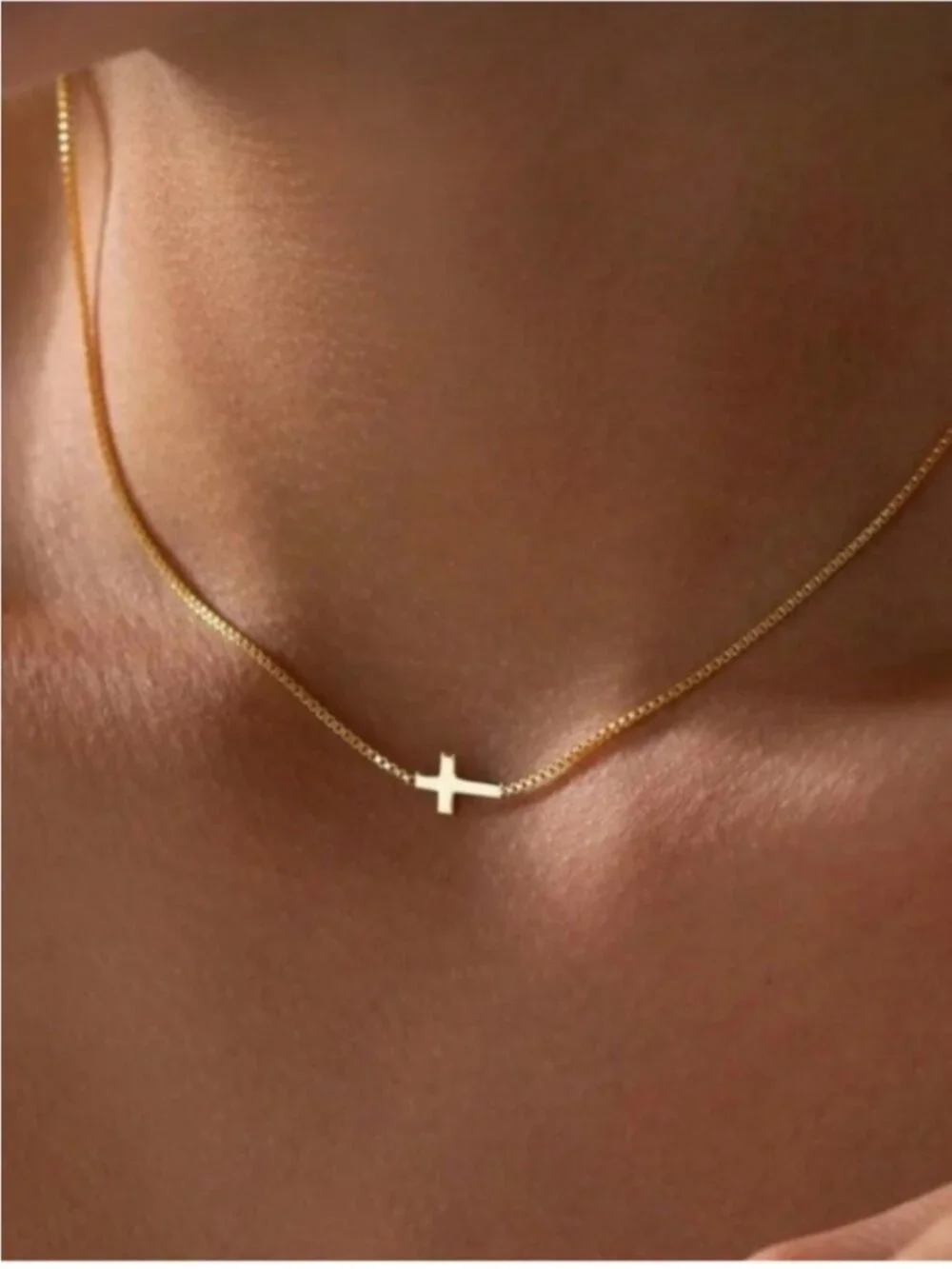 New! 18K Gold Plated Cross Pendant Necklace (1024) NWOT